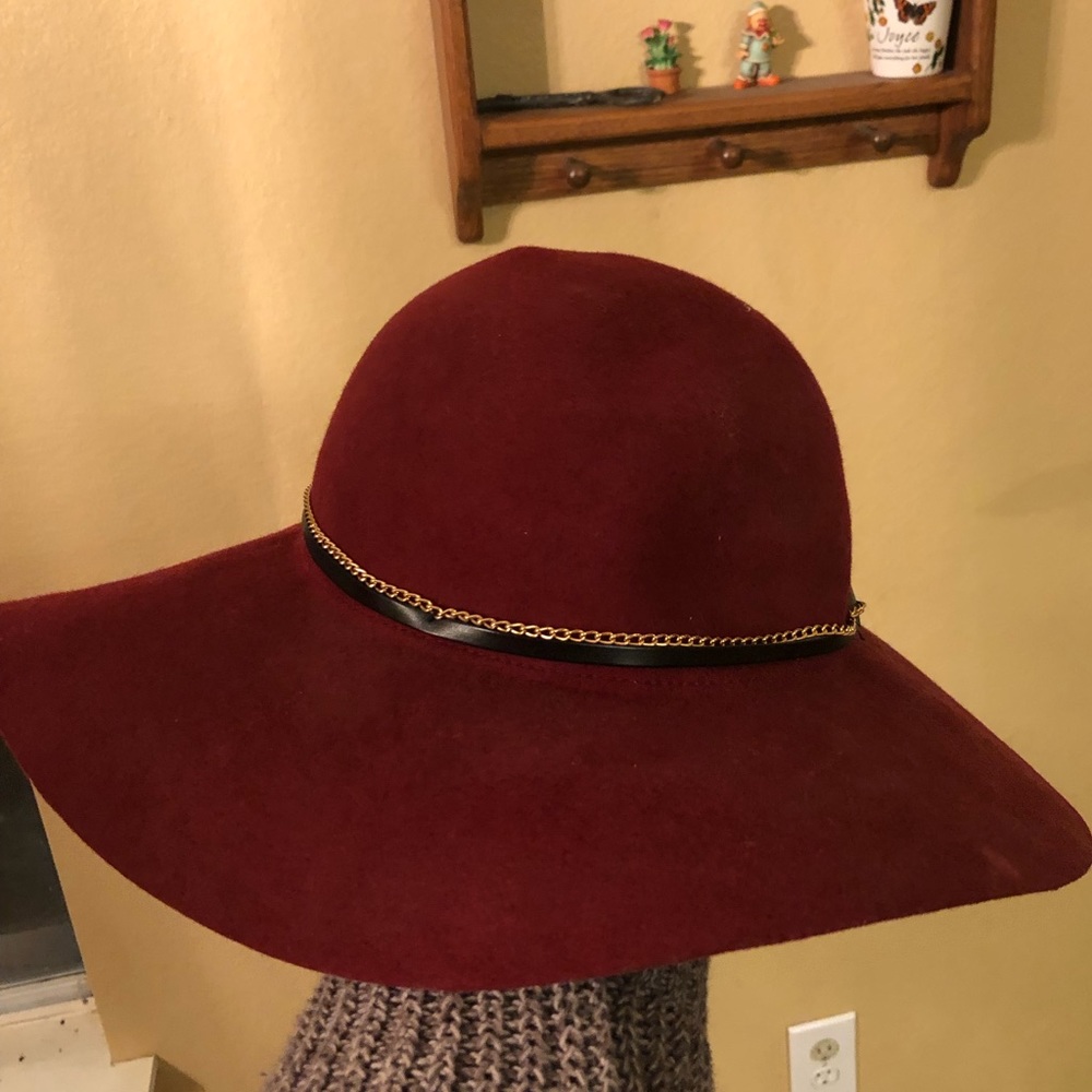 Maroon Kardashian Kollection floppy hat